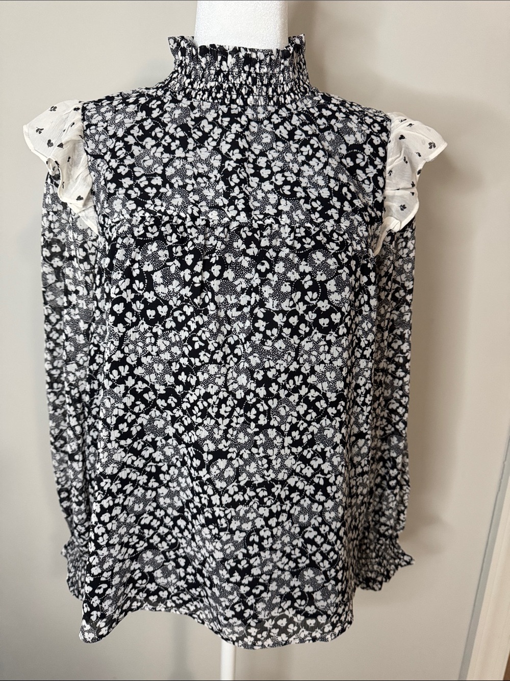 Ann Taylor Black & White Floral Smocked Ruffle Shoulder Blouse